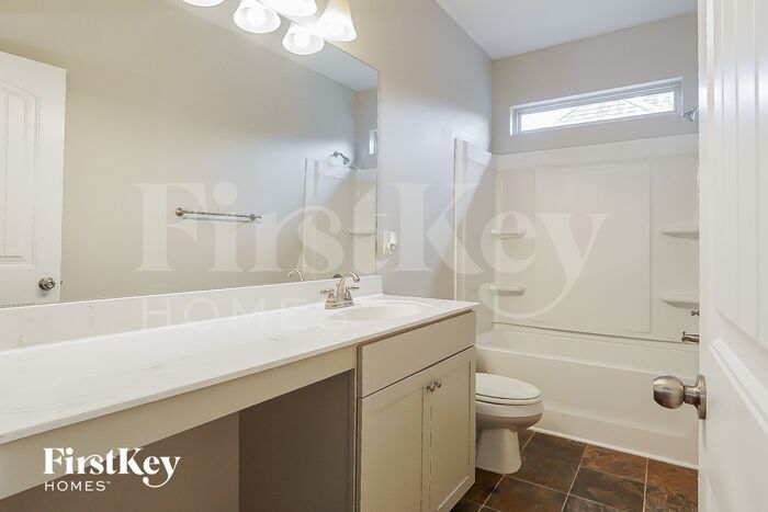 Building Photo - 6608 Rice Cir