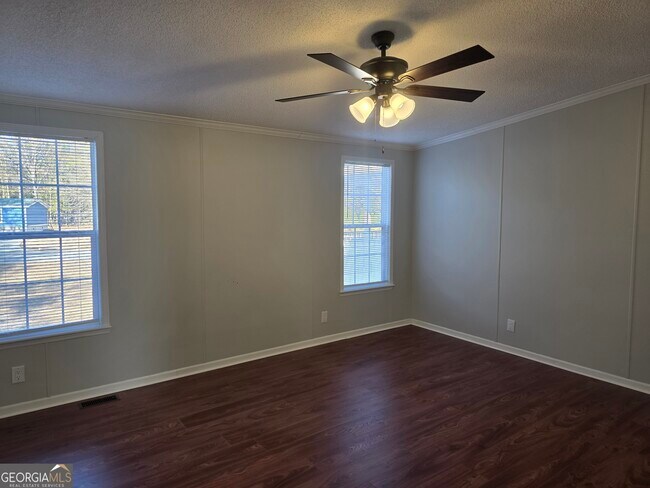 Building Photo - 203 River Oak Dr