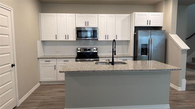 Building Photo - 813 Vine St