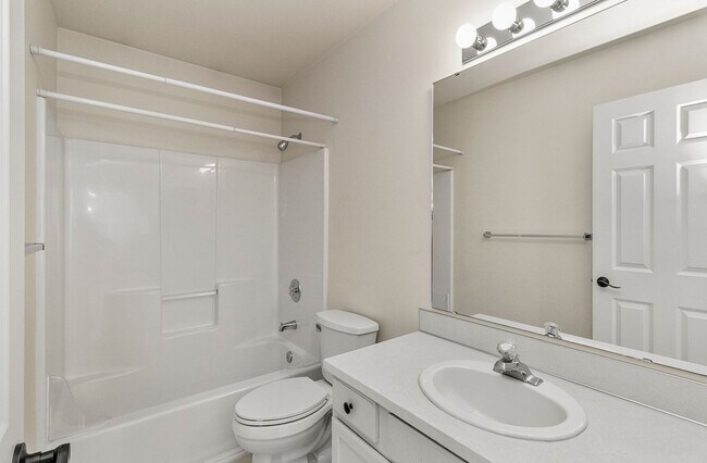 Building Photo - Monroe Townhome for rent!