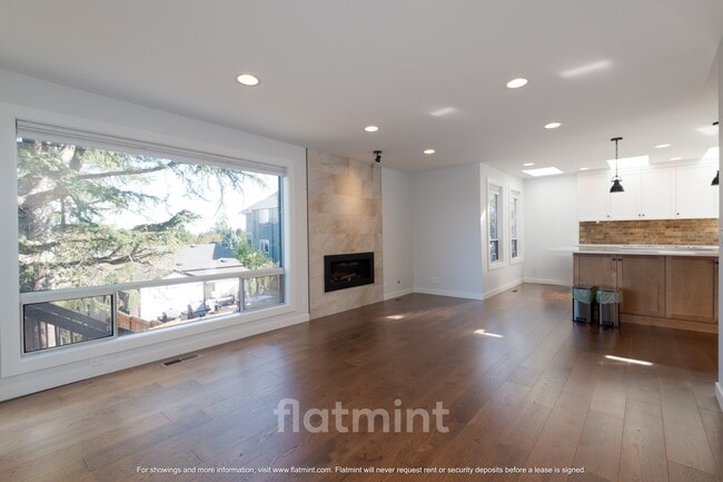 Building Photo - 4444 29th Ave W