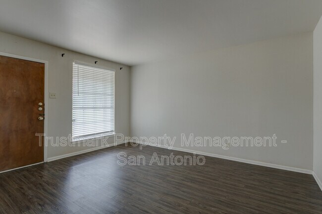 Building Photo - 847 Boulder Dr