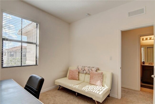 Building Photo - 1071 NW 33rd Ct