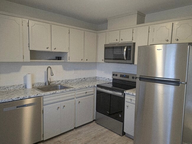 Building Photo - 24 Glenwood Ave