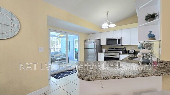 Building Photo - 4123 SW 21st Pl