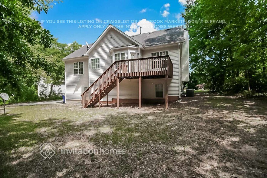 Building Photo - 190 Oakview Trce