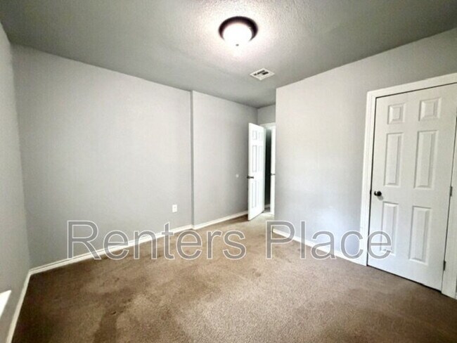 Building Photo - 707 N Florence Pl