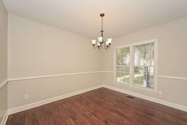 Building Photo - 4340 Cambridge Dr