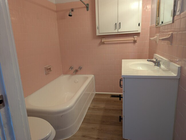 Building Photo - Old Government