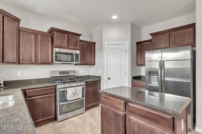 Building Photo - 408 Bellwoode Ave