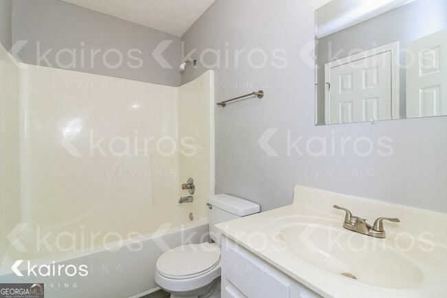 Building Photo - 300 Beaver Pointe Dr