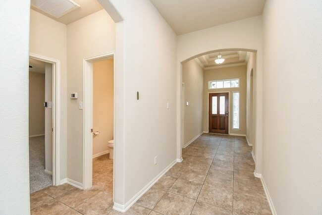 Building Photo - 4215 Mill Oak Dr