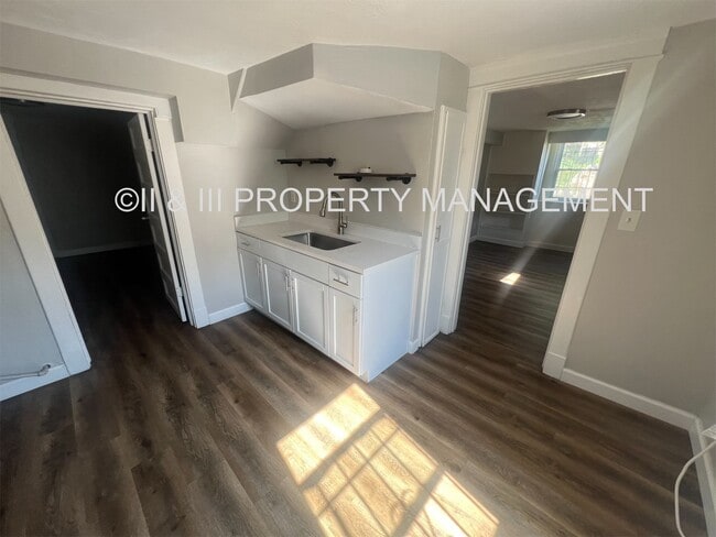 Building Photo - 215-217 W 37th St