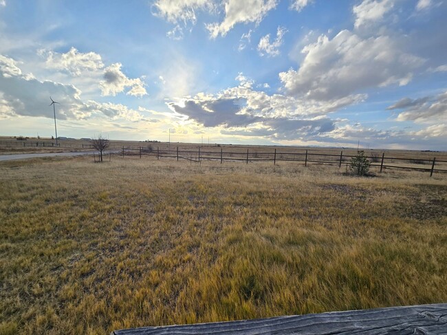 Building Photo - Awesome 4 Bedroom Ranch Home with Room for...