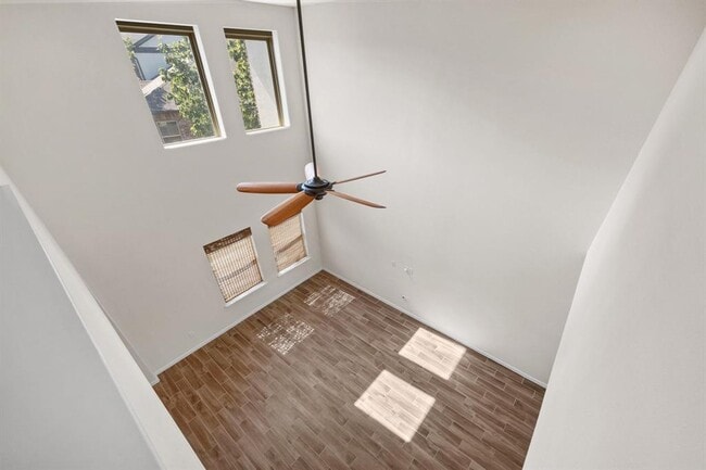 Building Photo - 2304 S Lakeline Blvd