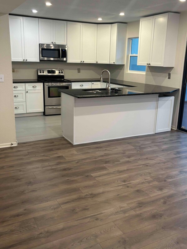 Building Photo - 258 Balfour Dr