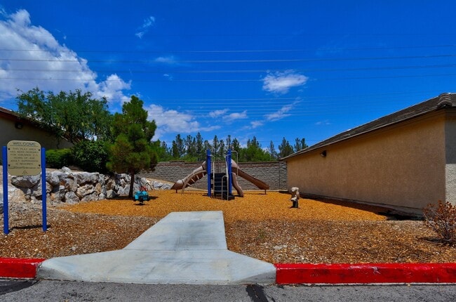 Building Photo - Beautiful 3 bedroom Condo