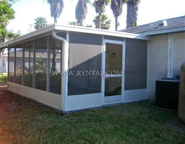 Building Photo - 2311 18th Ave E