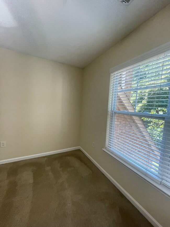 Building Photo - 3930 Cherokee Woods Way