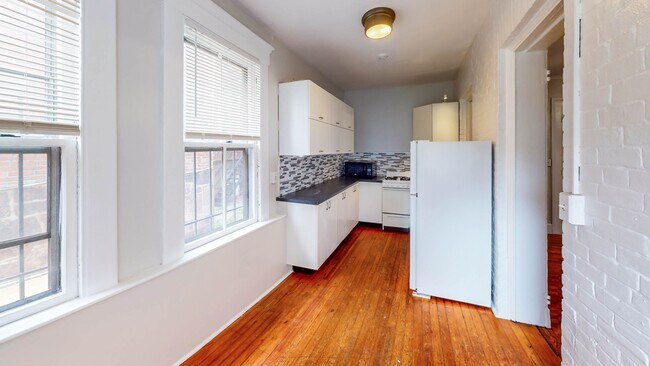Building Photo - Stylish 2BD 1BA Across from Wooster Sq Park!