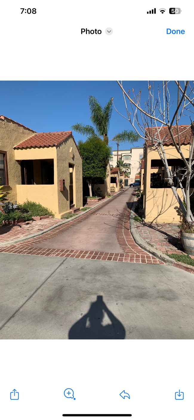 Building Photo - 5031 Bakman Ave