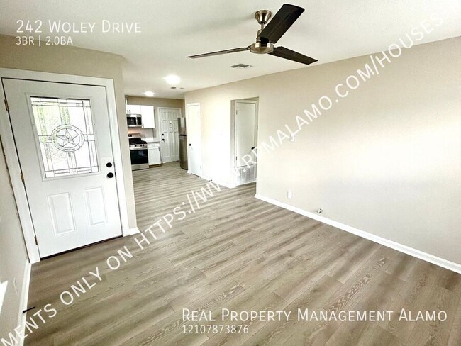 Building Photo - NEWLY RENOVATED! 3 Bedroom / 2 Bath Home N...