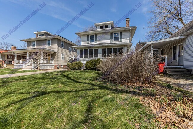 Building Photo - 3-Bedroom/1-Bathroom Home – Sublease Available September 1st 2026!