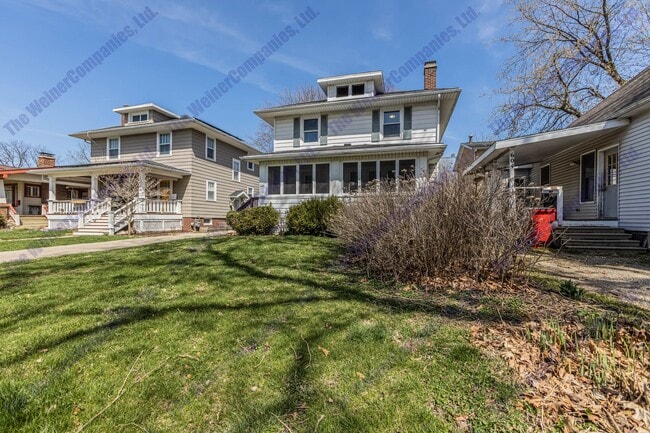 Building Photo - 606 W White St