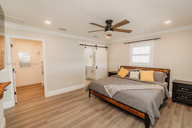 Building Photo - 9675 SW Anchor