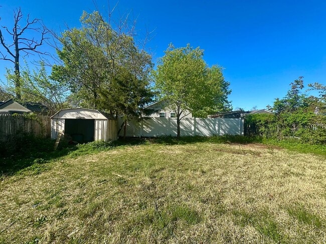 Building Photo - 2210 2nd Ave