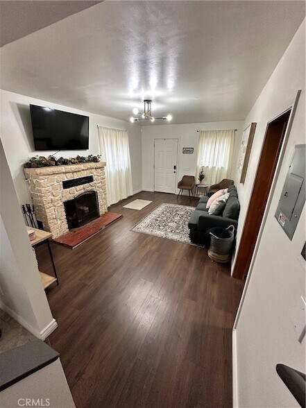 Building Photo - 32064 Hunsaker Way