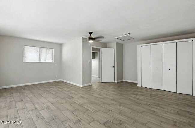 Building Photo - 11273 Ivanhoe Dr