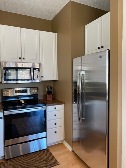 Kitchen - 311 3rd St S