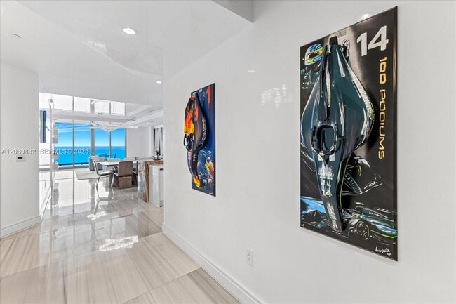 Building Photo - 17901 Collins Ave
