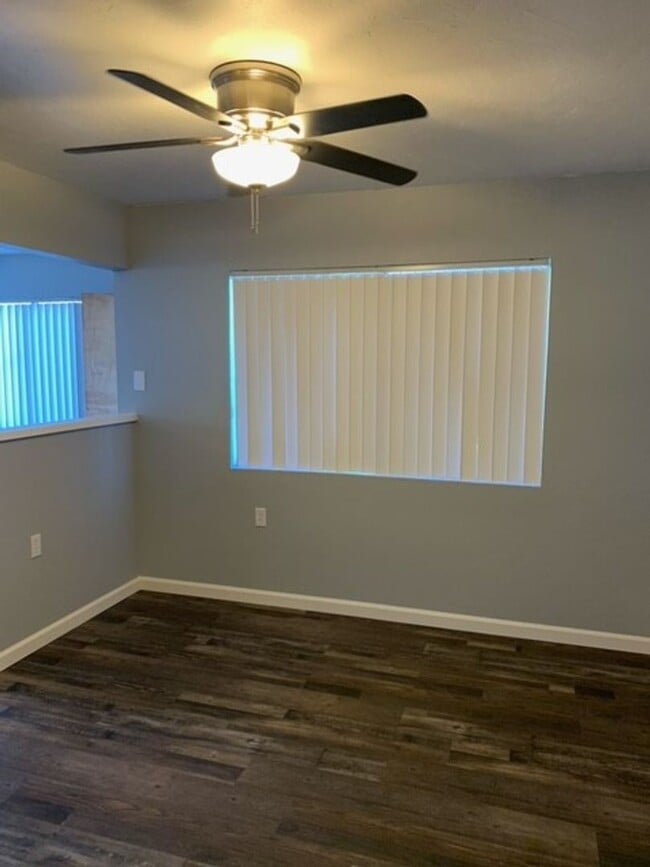 Building Photo - 1109 13th St