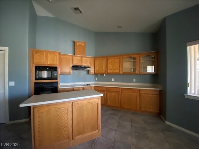 Building Photo - 2941 S Firestone Ct