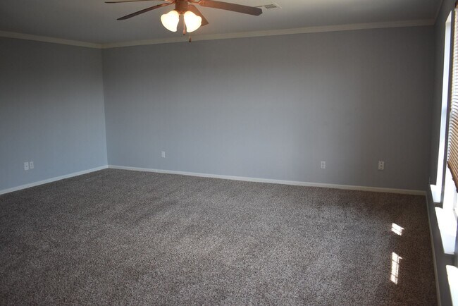 Building Photo - 509 Lakota Ln