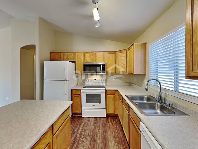 Building Photo - 4509 E Windsong Dr