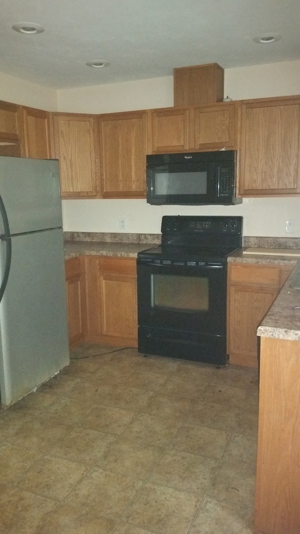 Building Photo - 4Bedrooms In Oak Park Subdivision In Quinc...