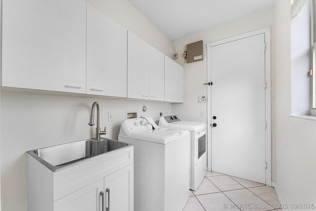 Building Photo - 18596 Ocean Mist Dr