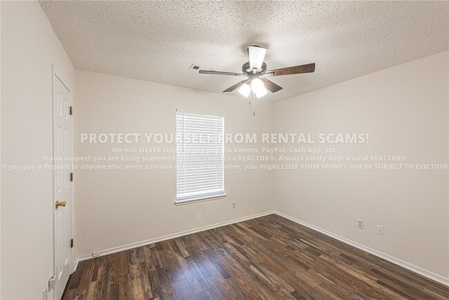 Building Photo - 3161 W Oakfield St