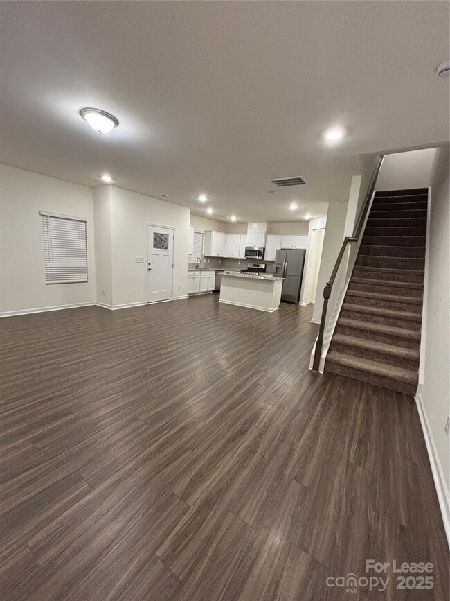 Building Photo - 6043 Rizer Dr