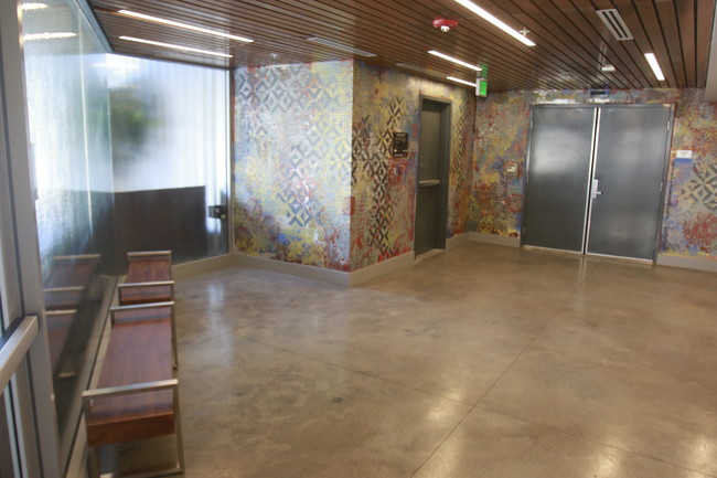 Lobby Entrance - 4141 Glencoe Ave