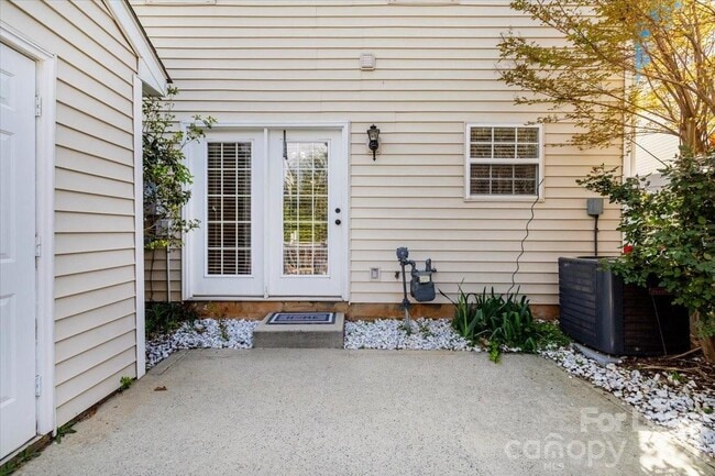 Building Photo - 4102 Christine Ln