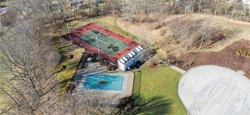 Building Photo - 611 Calais Dr