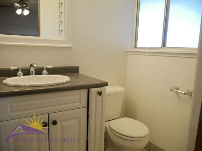 Building Photo - Bright 3 bed 2 bath 1,356 sq. ft. Single Family Home In Woodland