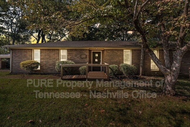 Building Photo - 1001 Glendale Ln