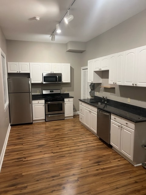 Building Photo - 214 Bridge Street #5