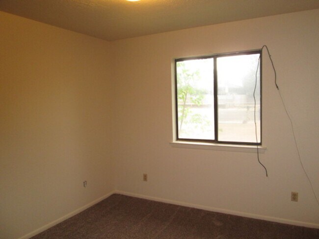 Building Photo - Available Now In Taylor Ranch!