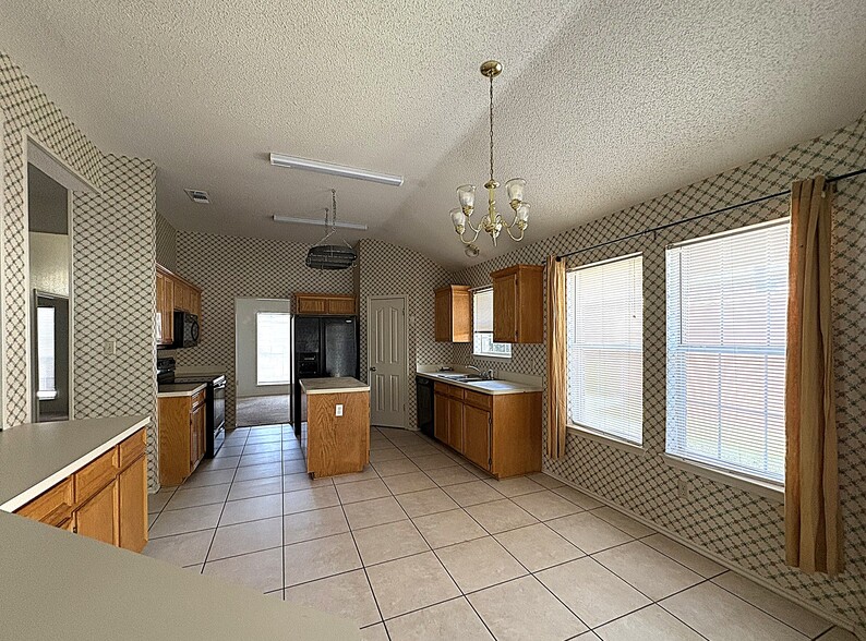 Building Photo - 607 Ottawa Dr